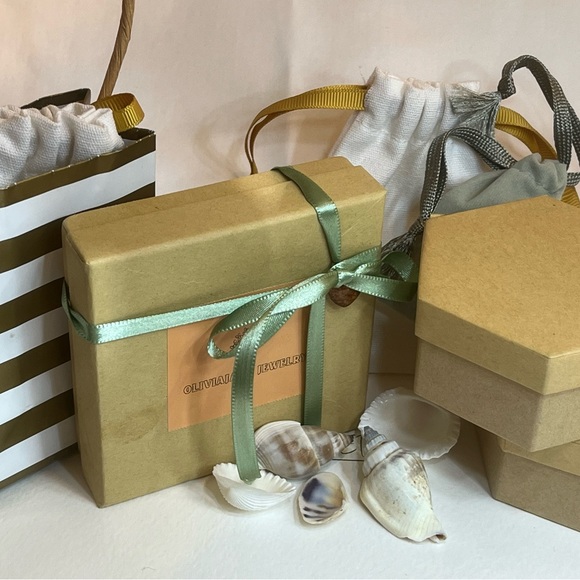 Blue Agate Gemstone Bracelet w/ Swarovski “Purse” Charm & Sterling Silver Clasp - Picture 12 of 12